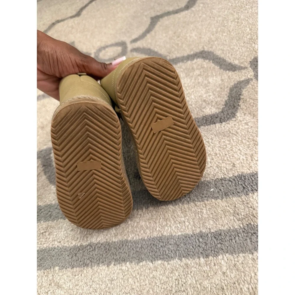 Carters Toddler Tan Faux Fur Lined Winter Boots Size 6M